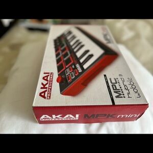AKAI Professional MPK mini Hybrid 3 Excellent condition and still in box